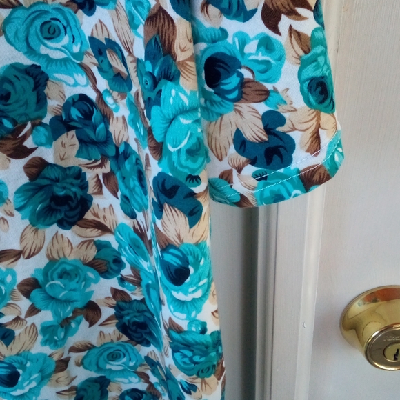 Green Roses - Picture 7 of 8